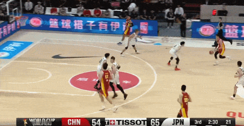 廖三宁连续上篮，分差来到个位数，继续咬住！中国男篮vs日本男篮