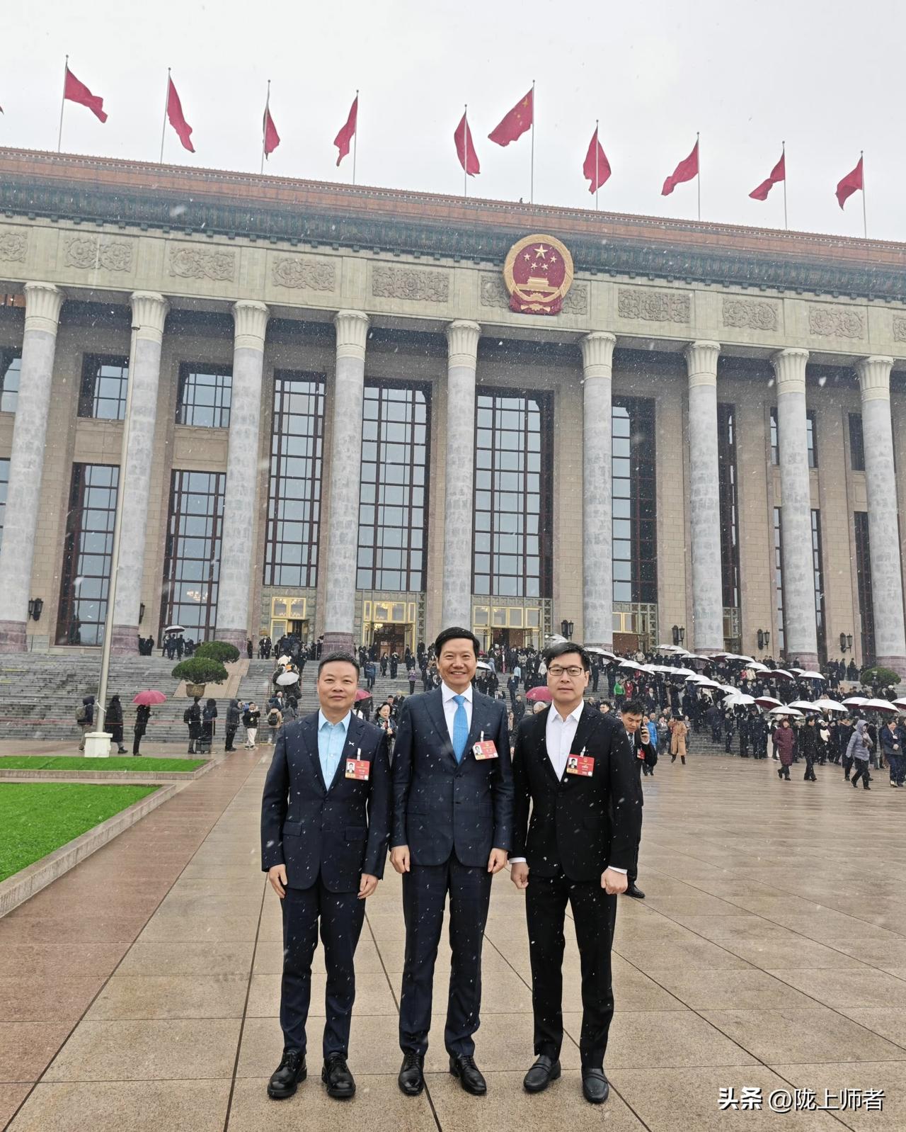 富豪跨界造车只有雷军成功了是偶然还是必然？
 1.许家印2019年入局造车，砸了