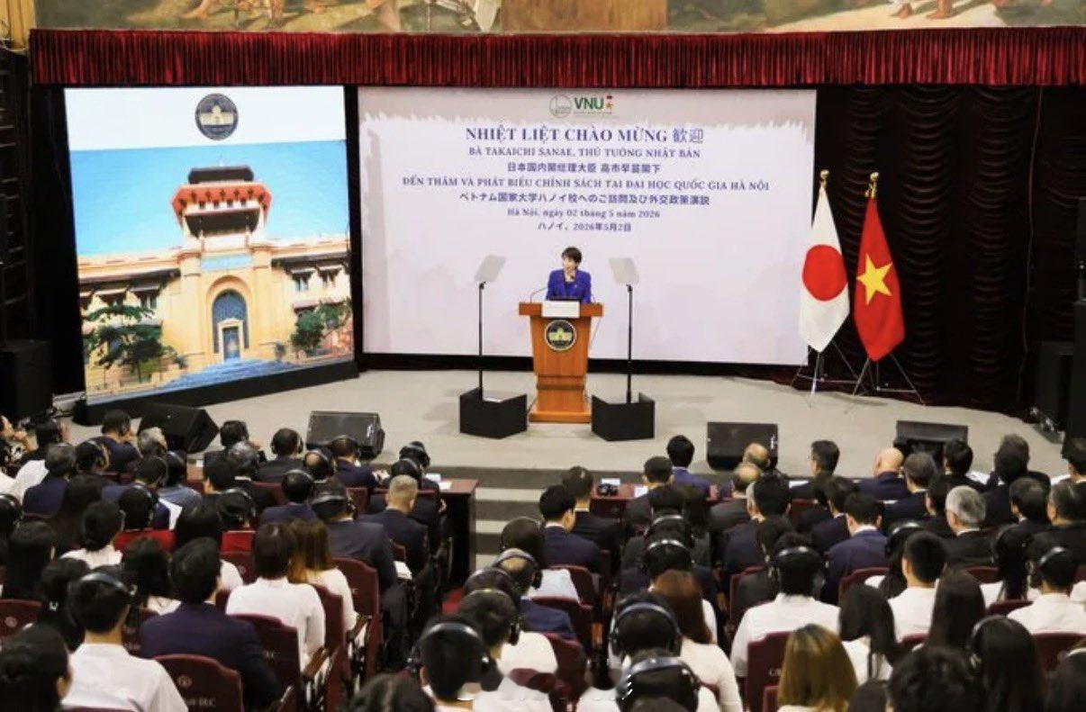 高市早苗跑到越南去说什么对抗中国“霸权”，摆脱“经济依赖”……在越南啊！她脑子里