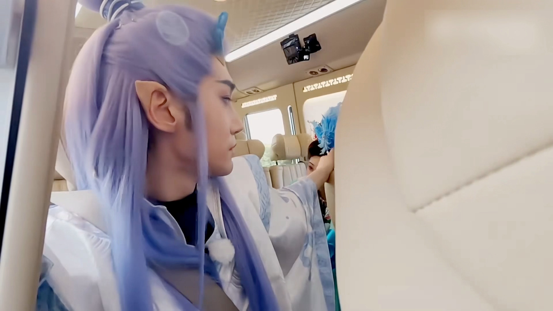 汪铎祝绪丹在这拍恋综呢 《周五晚高疯》这期真的给我嗑晕了！汪铎cos敖丙顶着那俩