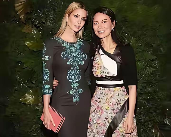 不得不说，邓文迪的资源和人脉，真的非同一般！
邓文迪的合照中，还真的不缺名人！