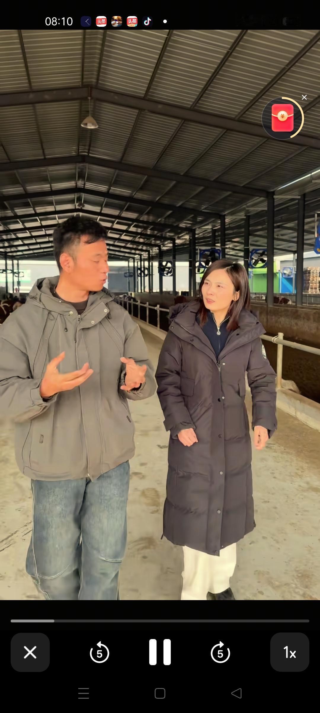 厉怀远为什么会在年前和瑾汐美女合作，因为她也想加入助农的行列，所以厉怀远也只是带