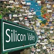 3月17日，“AI大厂月薪3万疯抢文科生”冲上热搜。360创始人周鸿祎曾表示，A