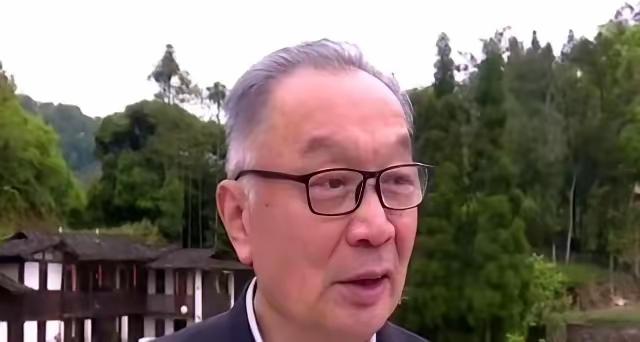 温铁军在高阶论坛一句话把会场噤住：学西方把农民往城里赶，不是现代化而是复制贫民危