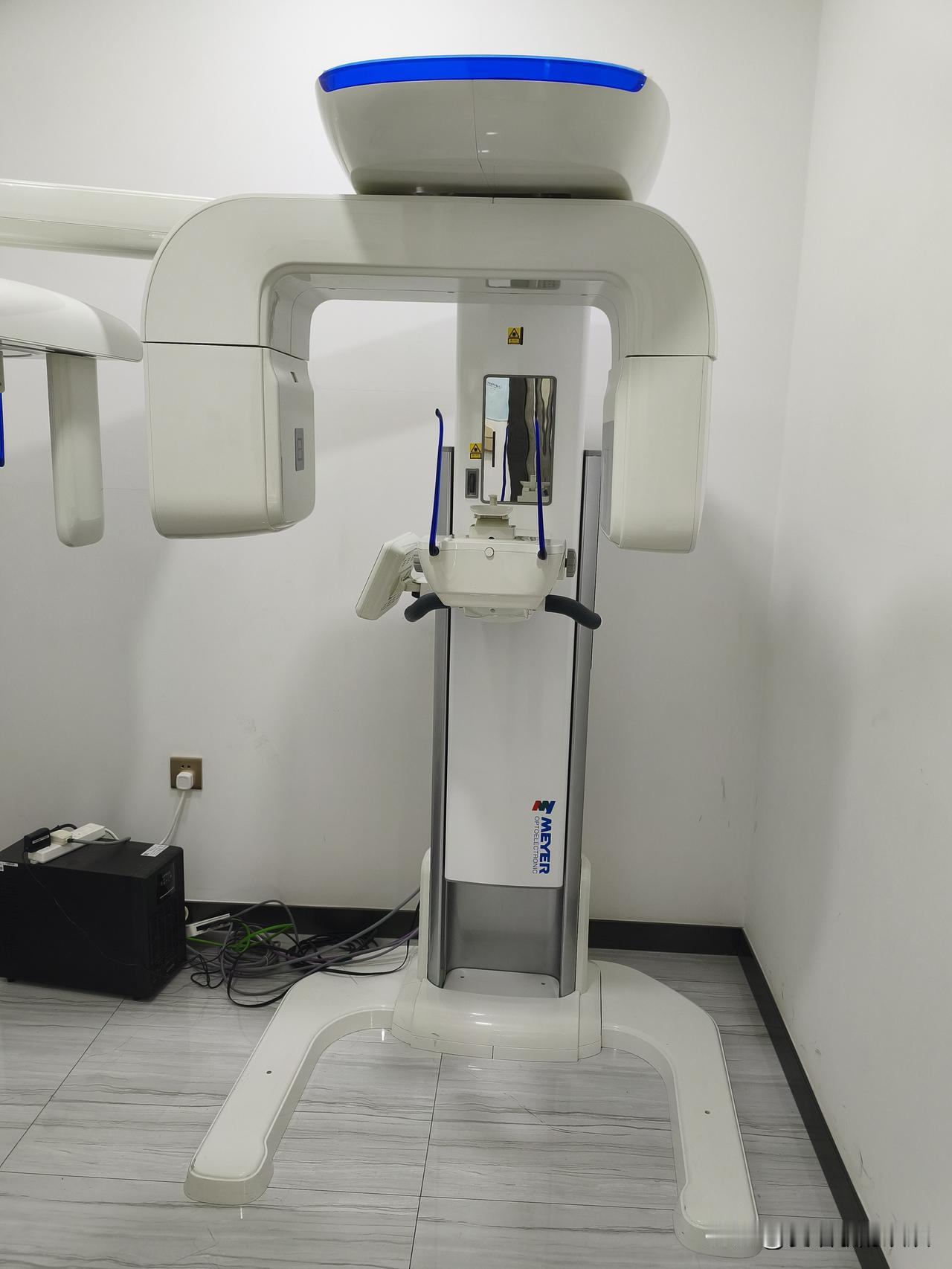 我是乌鲁木齐人，73年属牛的，今年53岁。

今天，我去看牙了。

不去不知道，