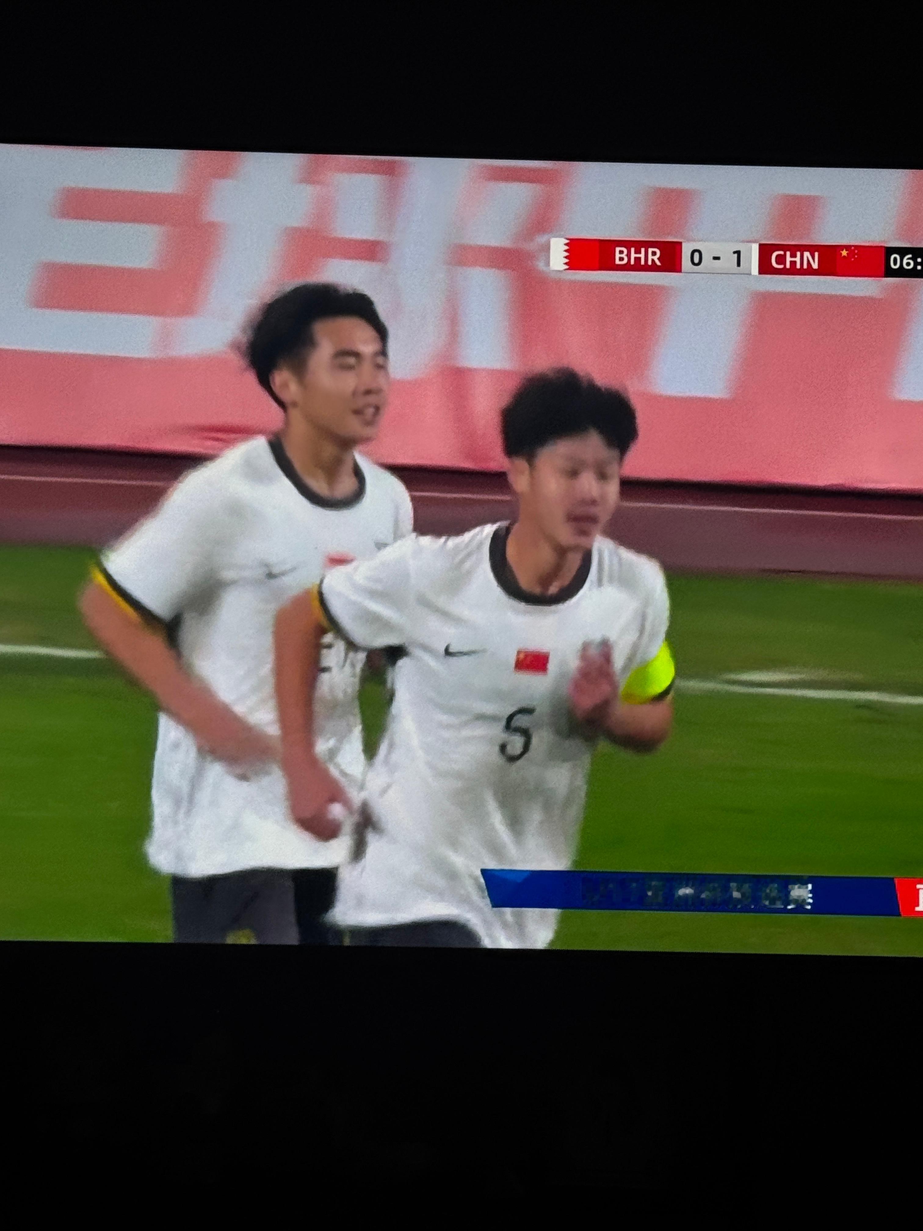 小帅进球啦，好棒！ 