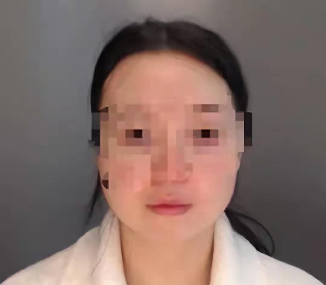 一名中国留学生向英国警方报案，指控当地一名警察实施强奸，不料全程录音戳破了她的谎