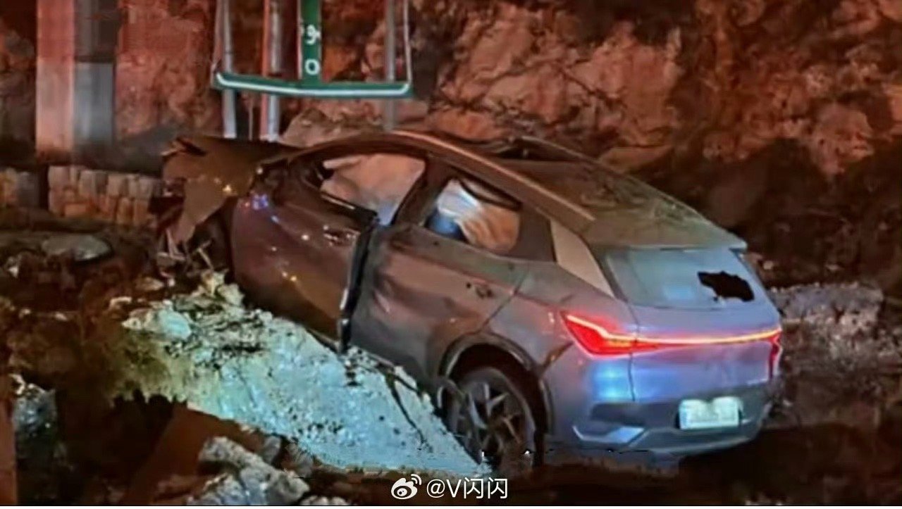 比亚迪元plus贴身挨了一发导弹美以与伊朗的导弹大战，让比亚迪一战封神！戳图↓比