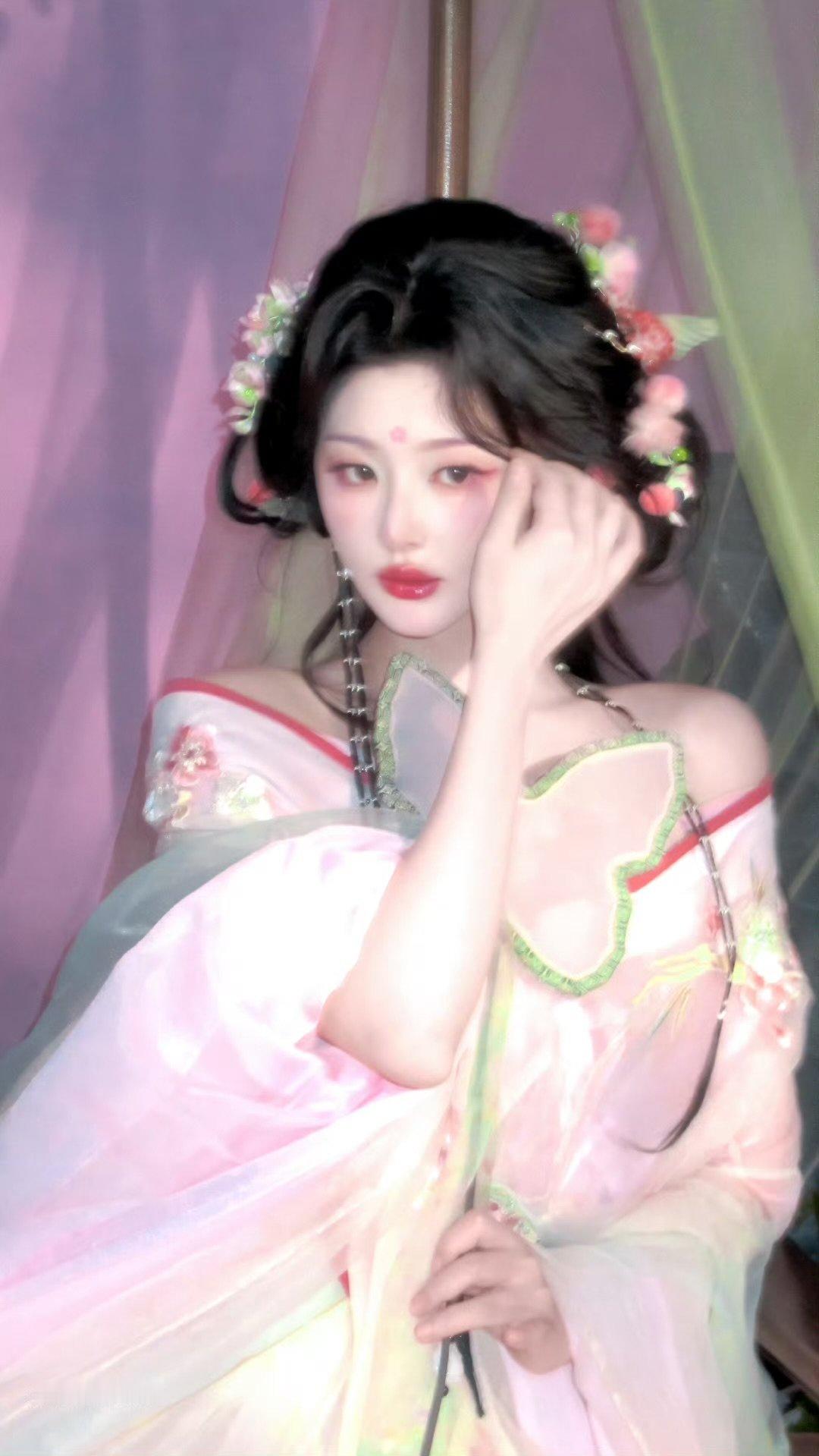 王佑硕孔雪儿领衔主演王佑硕孔雪儿领衔主演风月不相关王佑硕孔雪儿男帅女美 ​​​