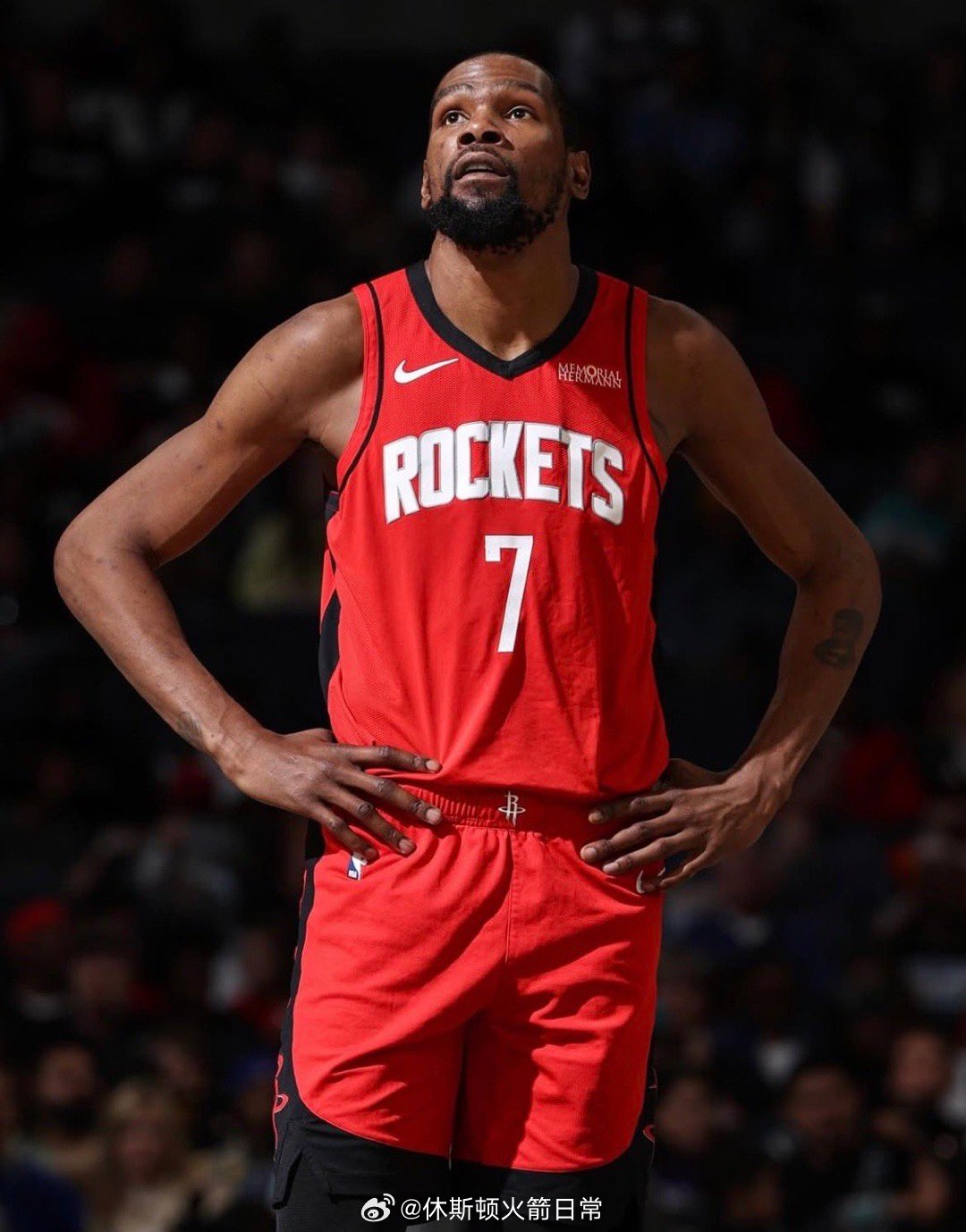 杜兰特：“这是一场季后赛级别的比赛，对手是一支打得很有身体对抗性的球队，而我们也