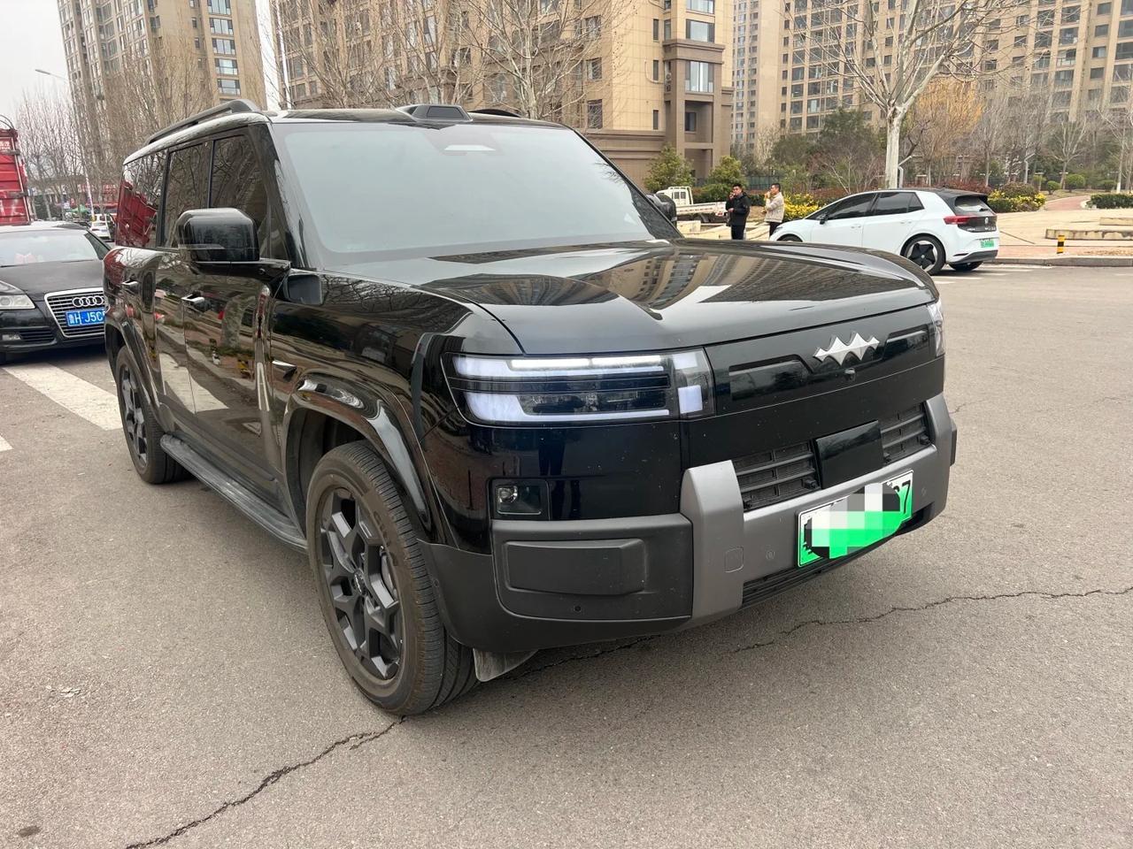 方程豹钛 7：准新车溢价离谱，理性购车等半年
作为 2026 年开年最火的硬派混