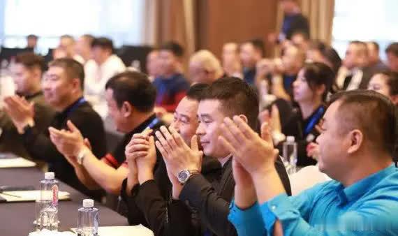日本右翼沸腾了，叫嚣中国很快妥协，日专家无奈警告：中国真要动怒了。 最近日本那边