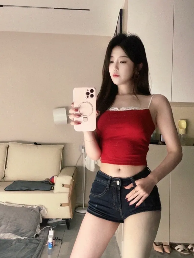对镜拍 辣妹 感觉至上