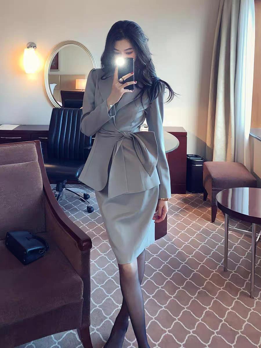 时尚穿搭！贵气御姐穿搭，轻熟灰色西装套裙！贵气精致感穿搭 时尚穿搭