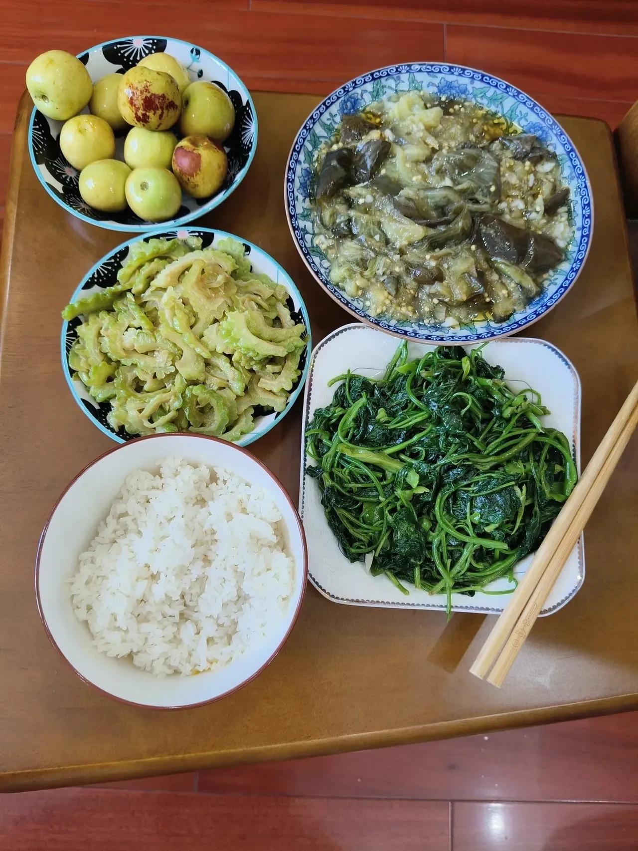 好清淡的菜，一看就是浙江的菜