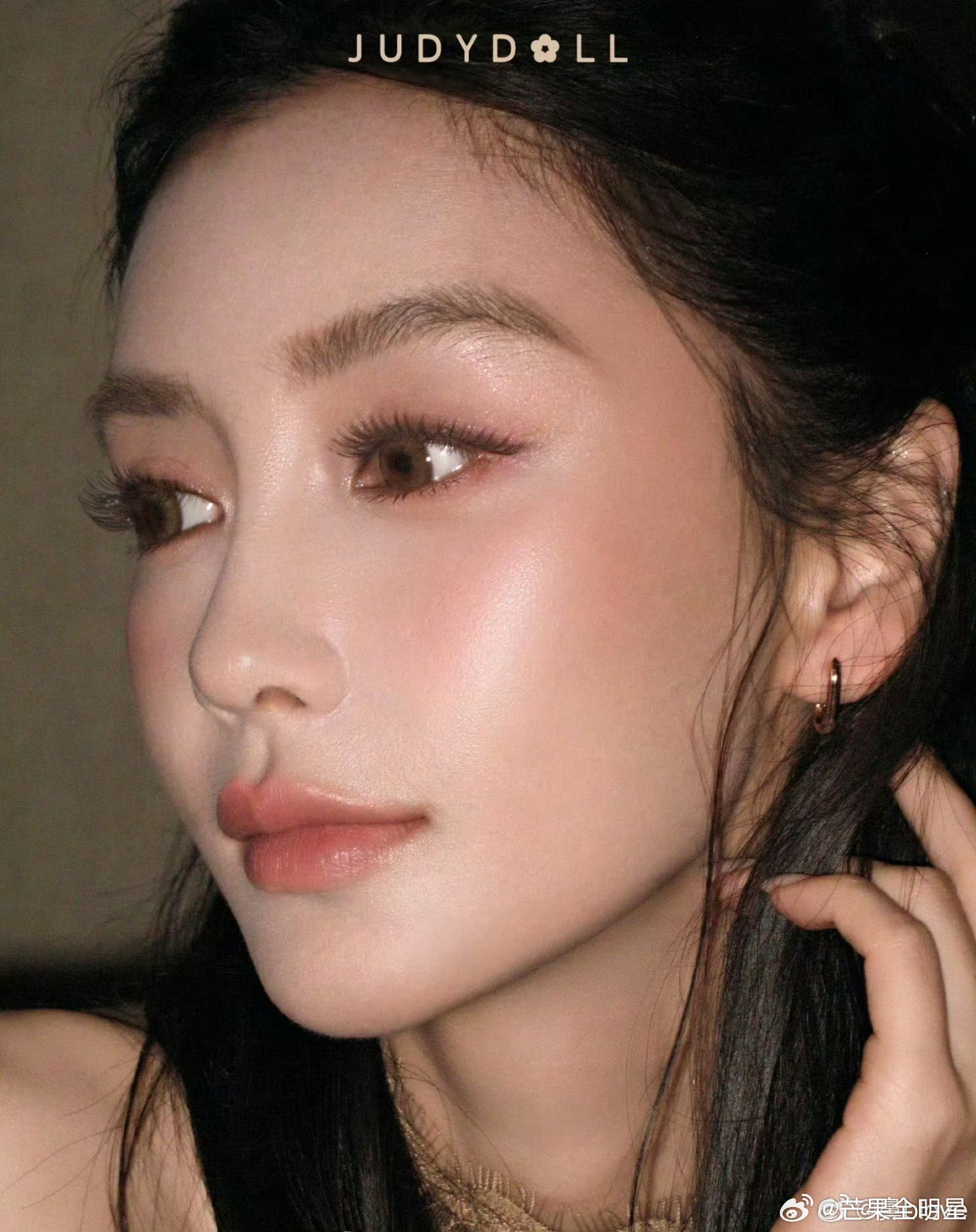 华天崎给Angelababy化的缎光可可妆这个妆真的老漂亮了还想看这样美丽的妆容