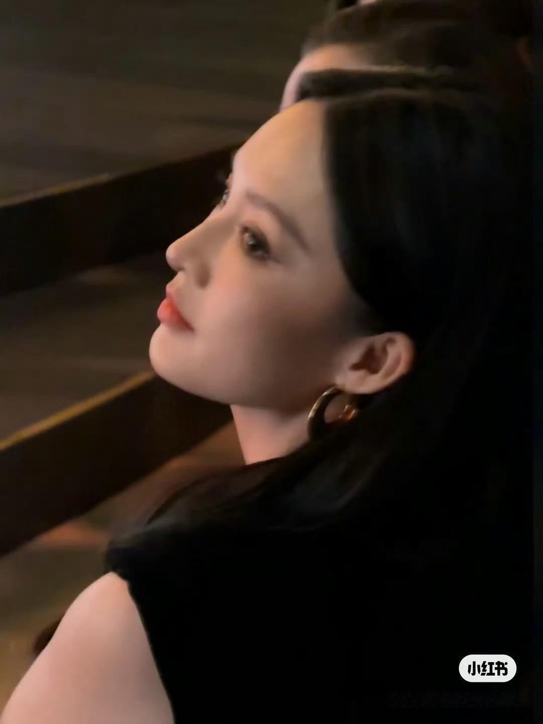 李沁骨相美人 终于有人发现她的美了[泪][泪][泪]真的美的很高级那种！[泪][