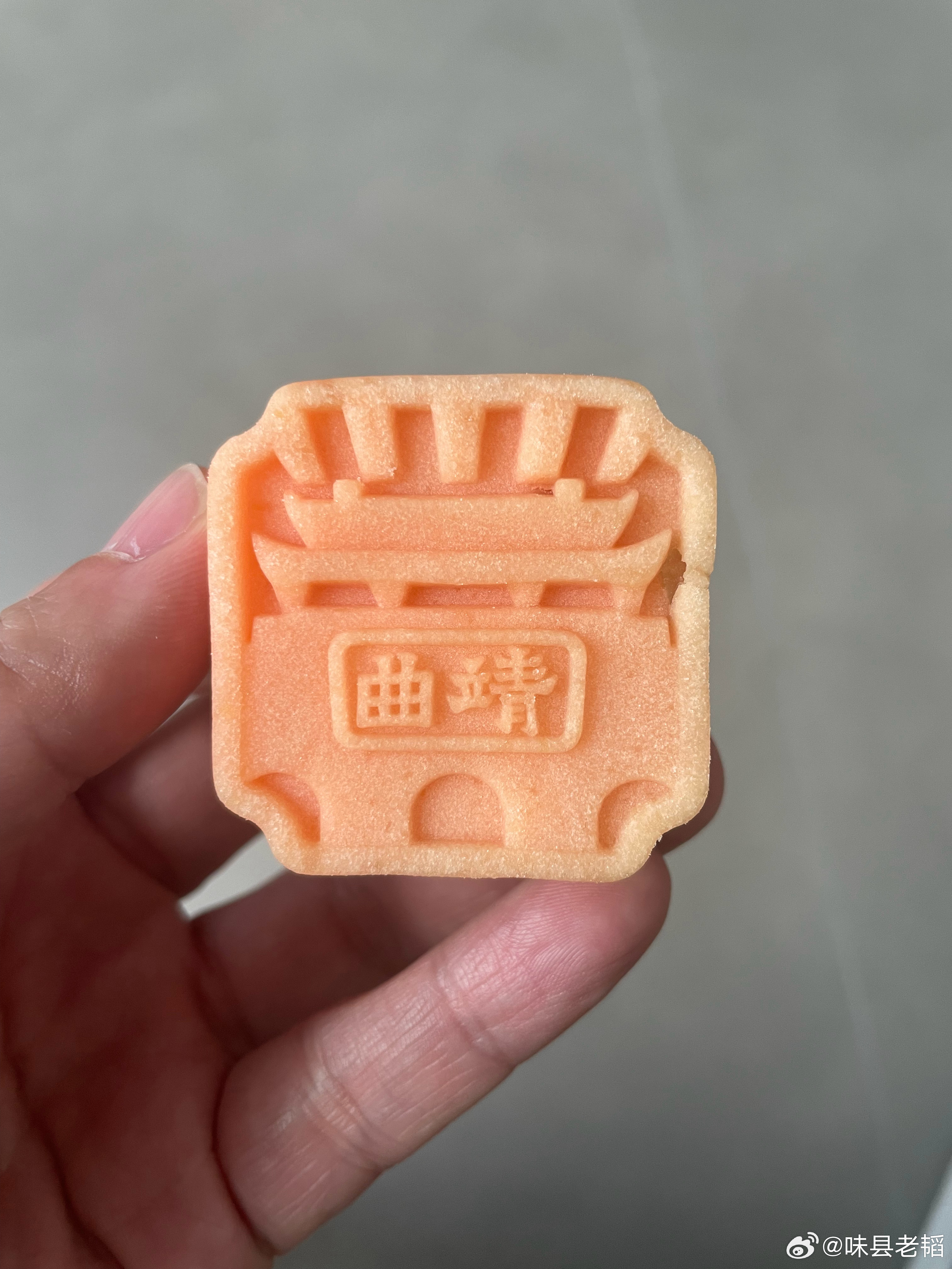 据史书记载，曲靖古城采用“四门错落不对开，巧布八条丁字街”结构，设东（乐耕门）、