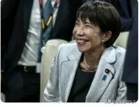 这次南非G20峰会高市早苗精心打扮了几个小时之后，就变成了这个样子。