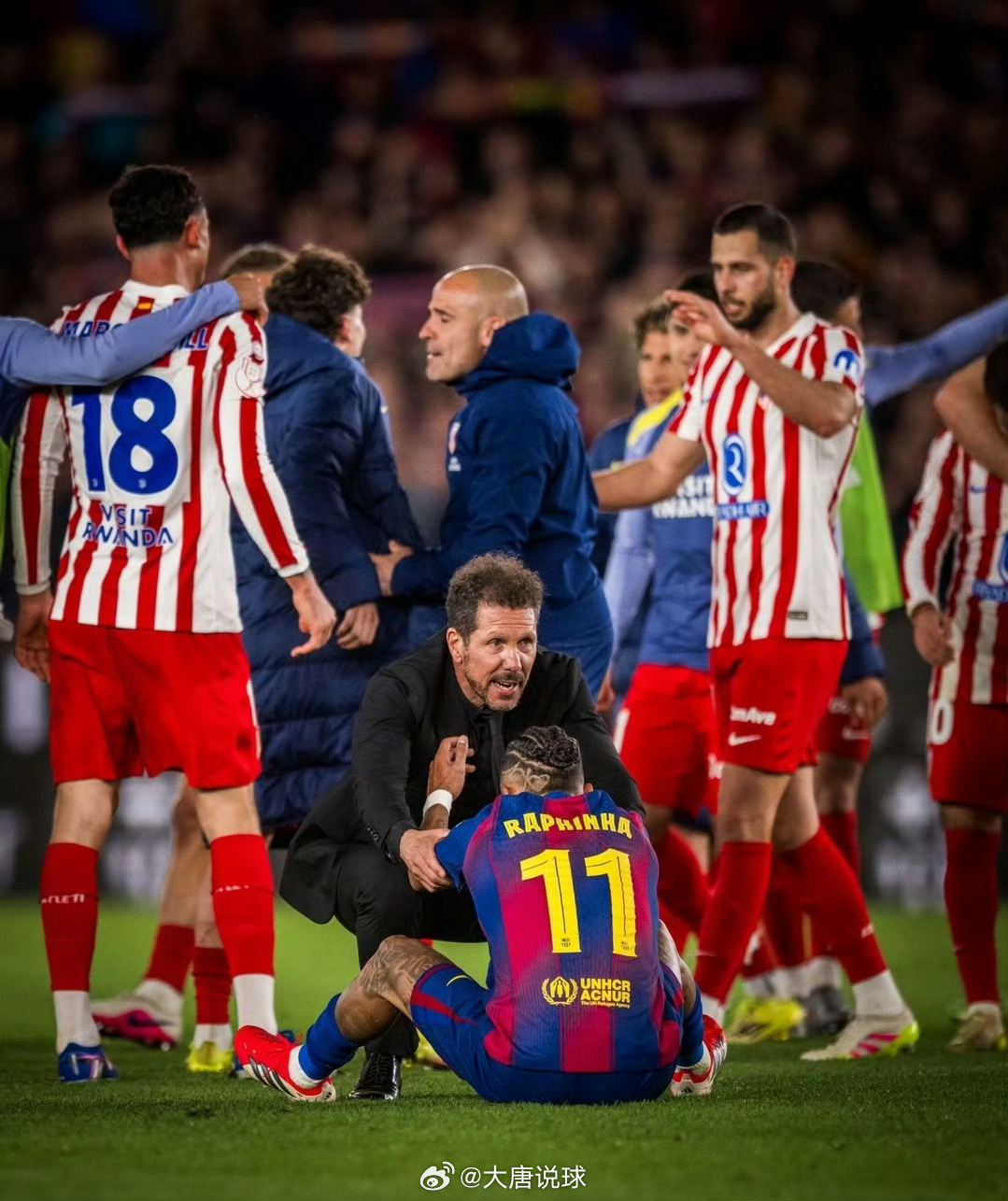 拉菲尼亚右大腿肌肉受伤，预计伤缺5周无缘战马竞巴萨官方公告，拉菲尼亚右大腿股二头