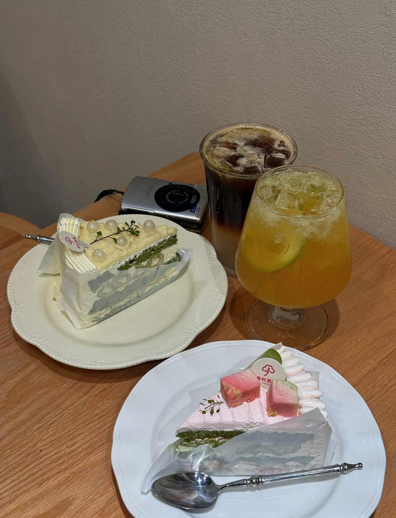 广州终于入秋了🤍☕️
今天凉快得好舒服~
这个点适合森系穿搭，穿黑的有点小后悔