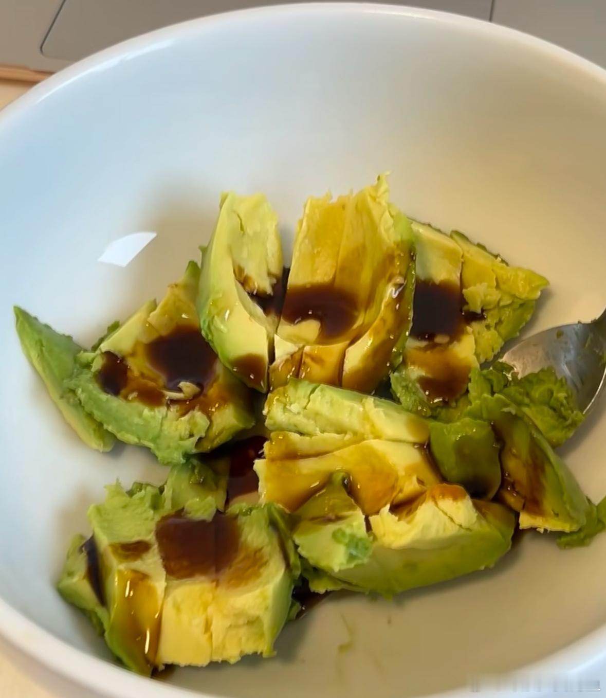 同学告诉我牛油果是蔬菜[哆啦A梦害怕] ​​​