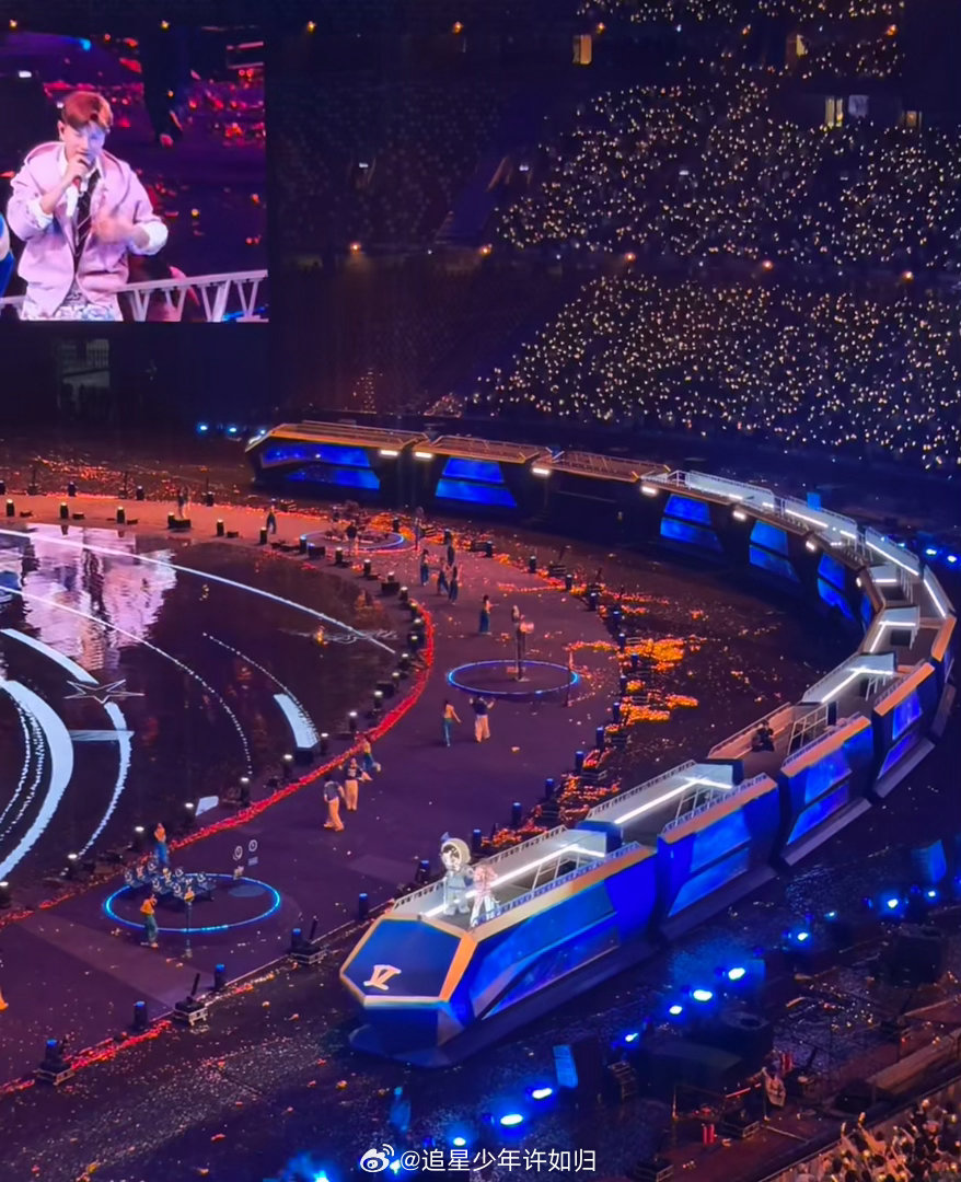 张杰鸟巢演唱会开场就是一个净化 唢呐考场那段，确实太有仪式感了。空灵旁白加上舞台