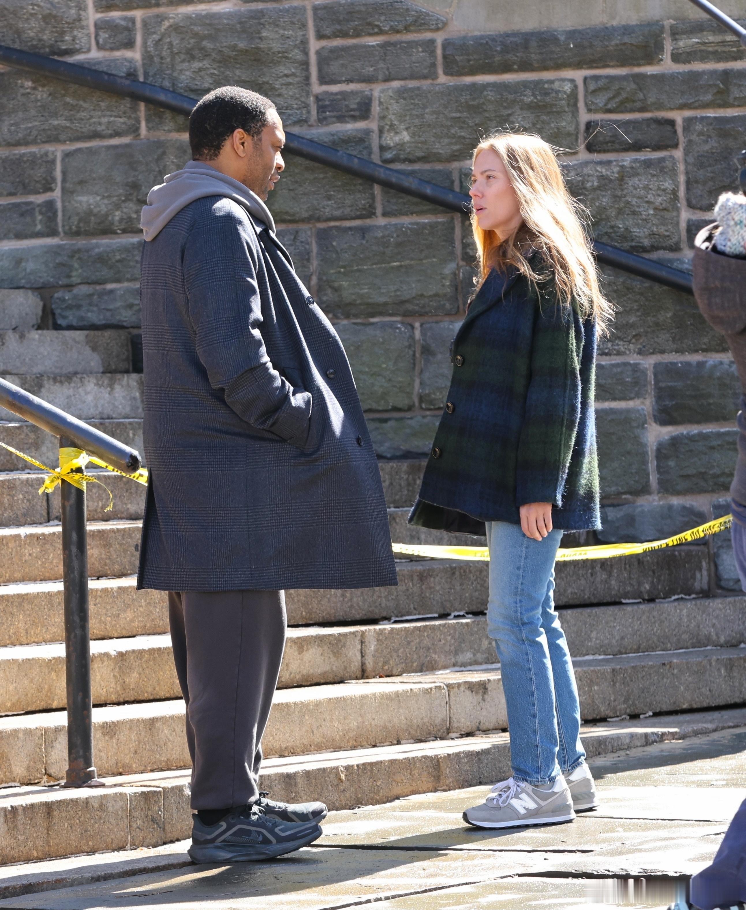 scarlett johansson斯嘉丽约翰逊在纽约继续为重启版《驱魔人》进行