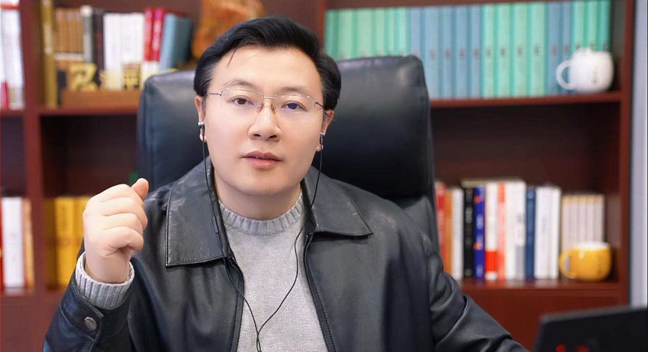 晨跑三公里，两百个俯卧撑，卷腹，哑铃，开合跳，正心正念，坚持做长期正确的事。
