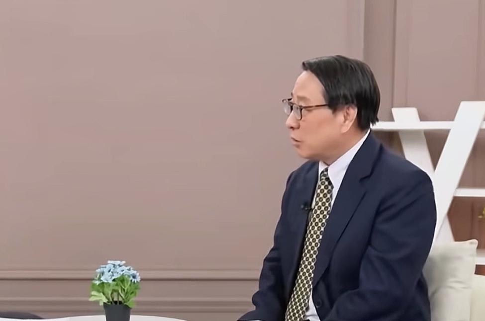 高志凯教授又出奇招！

针对高市此前的逆天言论，高教授给出了几个建议。他认为解决