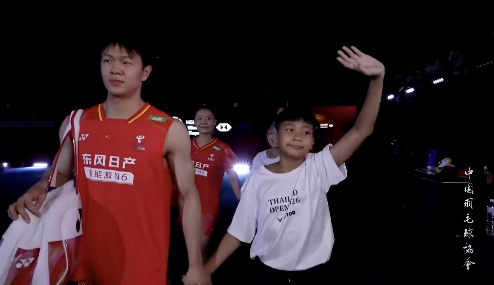 朱一珺/李茜🇨🇳 vs 🇩🇰马蒂亚斯/博尔，混双决赛马上开始！2026年