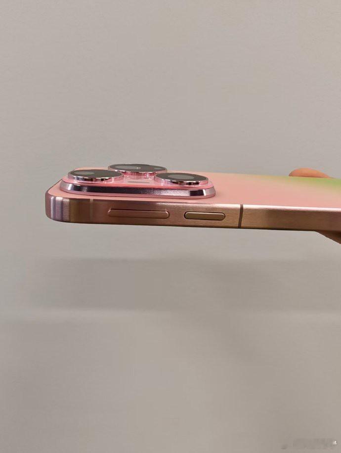 新机来了 拆新机盲盒也太快乐啦✨ 一眼心动的神仙配色，颜值直接封神 妥妥长在审美