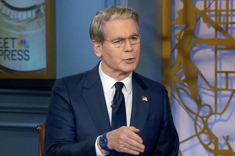 “乌克兰是不是盟友？”美国财长贝森特10月18日被NBC连问三次，三次绕开。
 
