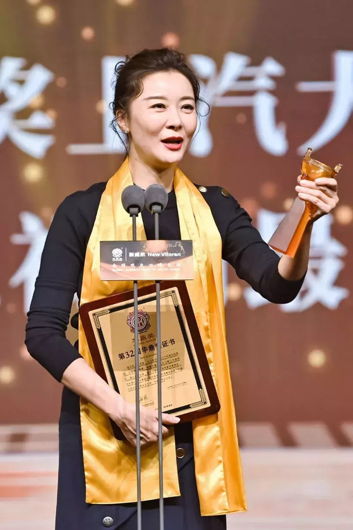 影后视后都在追主角 Venice影后+飞天视后+华鼎视后，这阵容的认可比什么打分