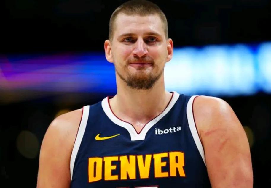 小波特场均23分，约翰逊场均8分，都说掘金亏了，实际上掘金大赚！
       