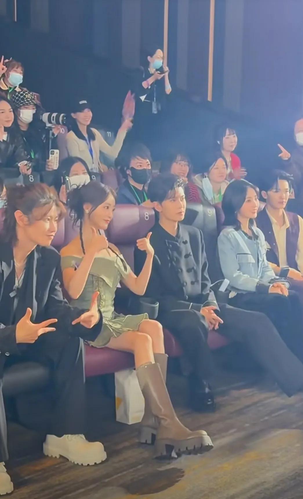 祝绪丹《烈焰》线下活动，之前没觉得她多好看，现在开始发现她真好看，很灵动，水灵灵