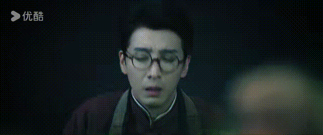 九门被主人戴活的玉光泽内敛，自带灵气。戴活的玉，刚戴是微凉，很快就贴合体温，贴身