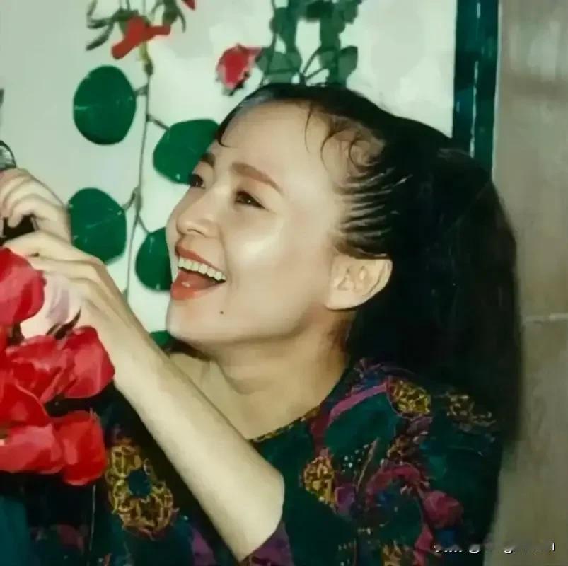 有一种追悔莫及叫“离了婚前妻过得比我好”。


当年，我爱我家是一部现象级室内电