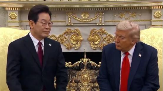 8月26号凌晨，刚刚看了特朗普在白宫接见韩国总统李在明的直播。一个总体的感觉就是