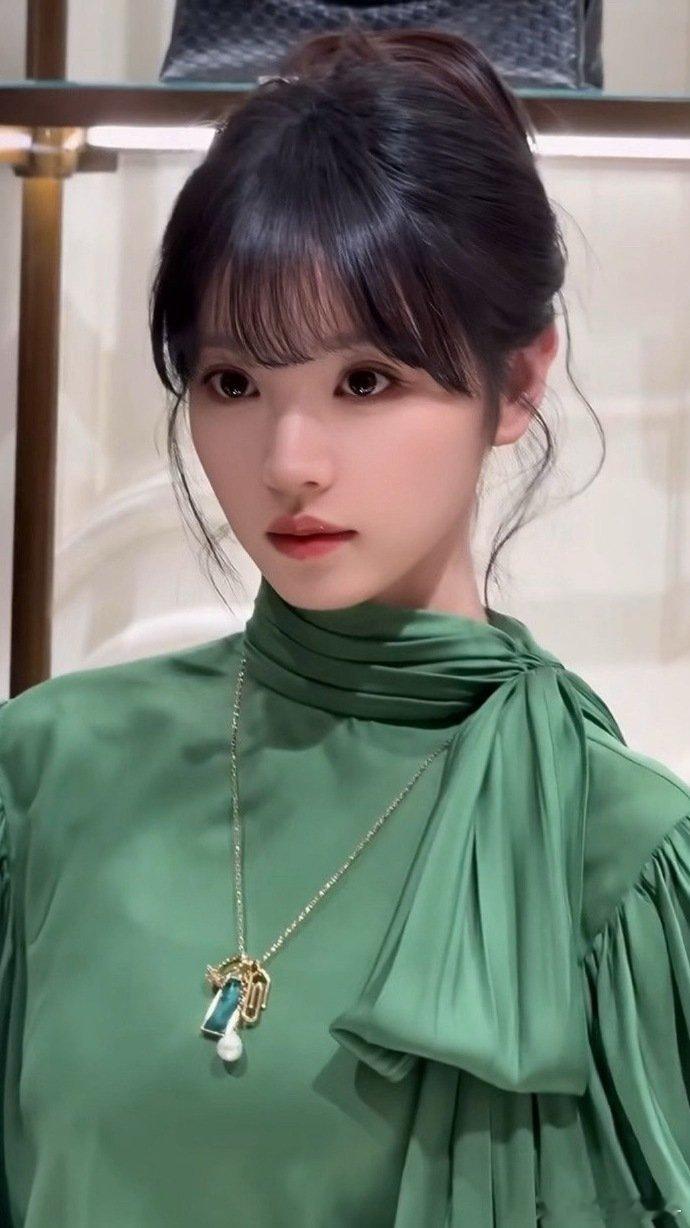 95花🌸今日活动图来啦~田曦薇，卢昱晓，张婧仪 