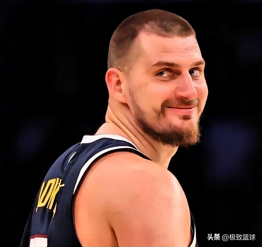 约老师所言极是啊！

近日，约老师在一档播客节目中谈到篮球的进化时说道：“认为现