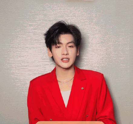 翟潇闻说今天用AI点1分钱奶茶了吗 全网都在冲1分钱奶茶！AI一句话下单太丝滑，