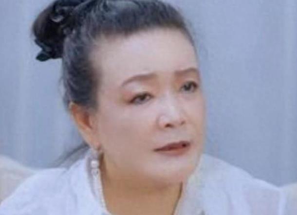 汪小菲太不成熟，做自己该做的事，其他什么都不说才是上策。
 
比起老妈和现任老婆