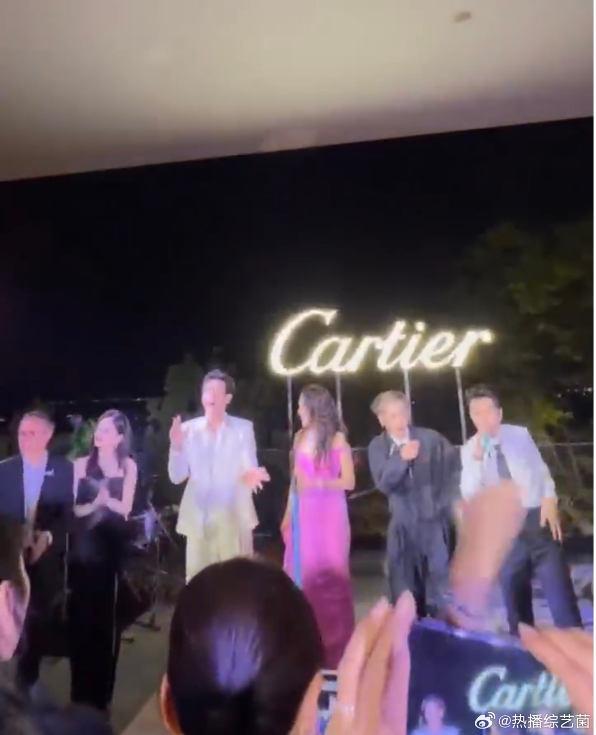 萧敬腾终于等来了李现大哥 萧敬腾和李现终于同框，这波真的有种“追星成功”的既视感