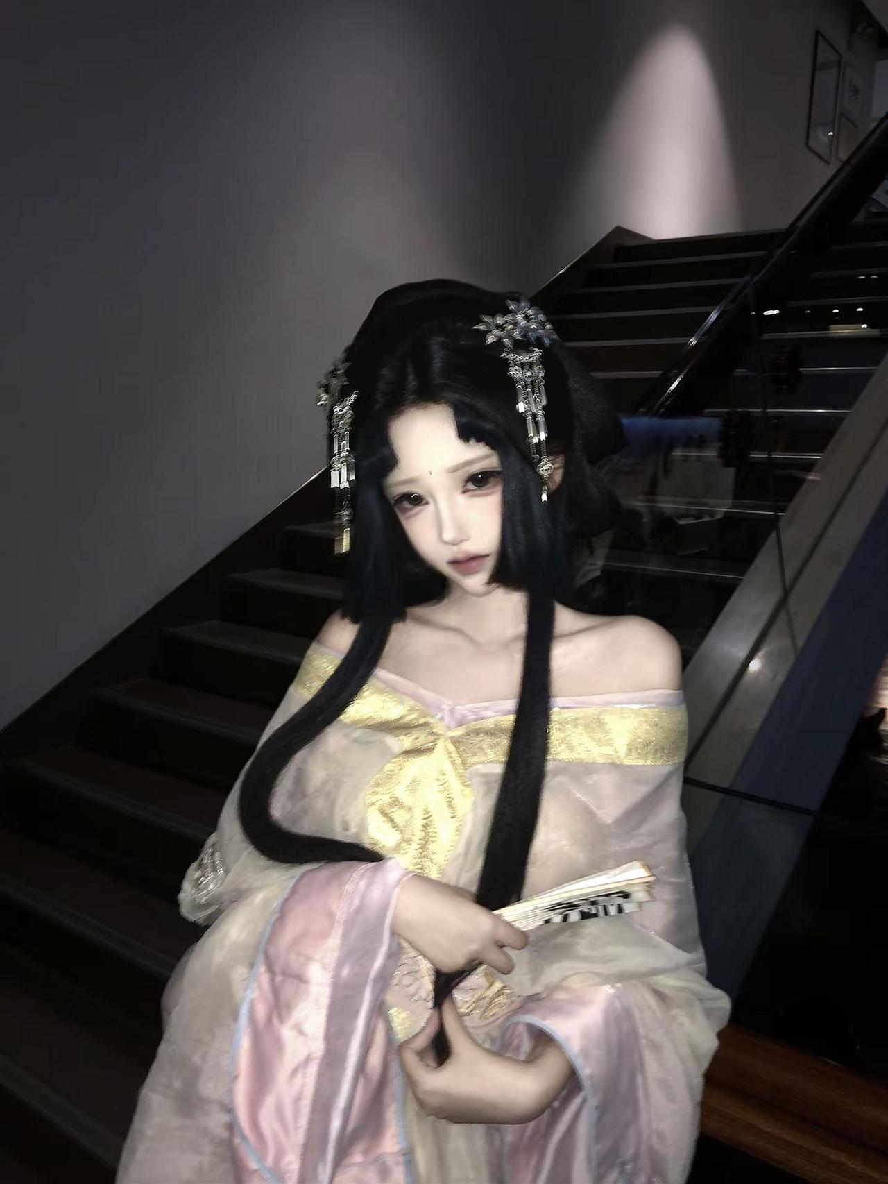 她还素手