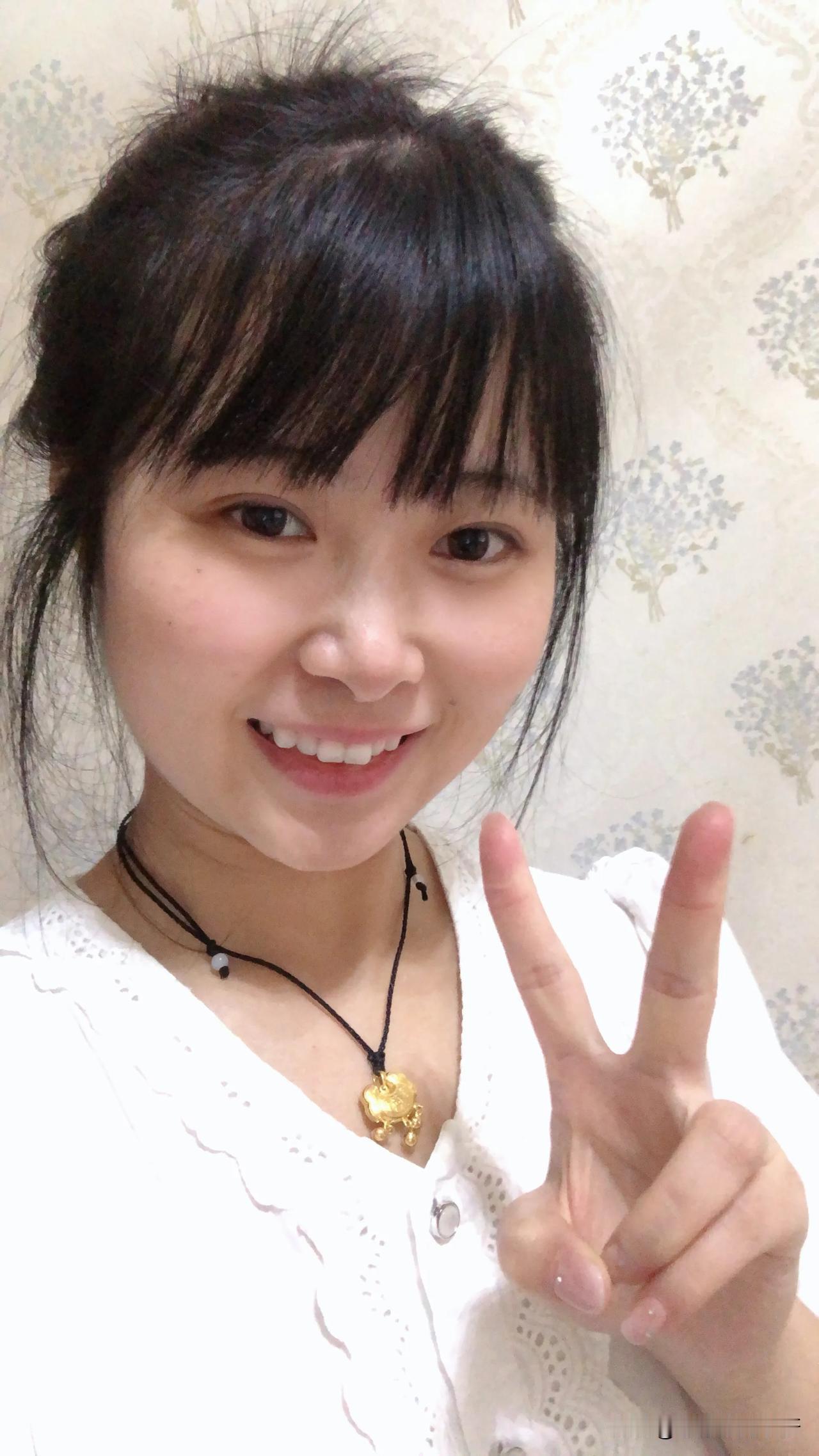 厂里打螺丝夜班下班了，一晚上汗流浃背！！洗个澡睡觉了！12号发了工资13号立马去