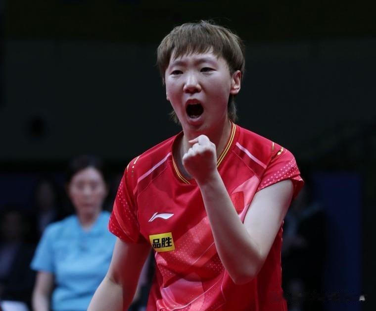 终于能打女单了！3-0横扫中国香港00后，王曼昱兰州挑战赛开门红
王曼昱在WTT