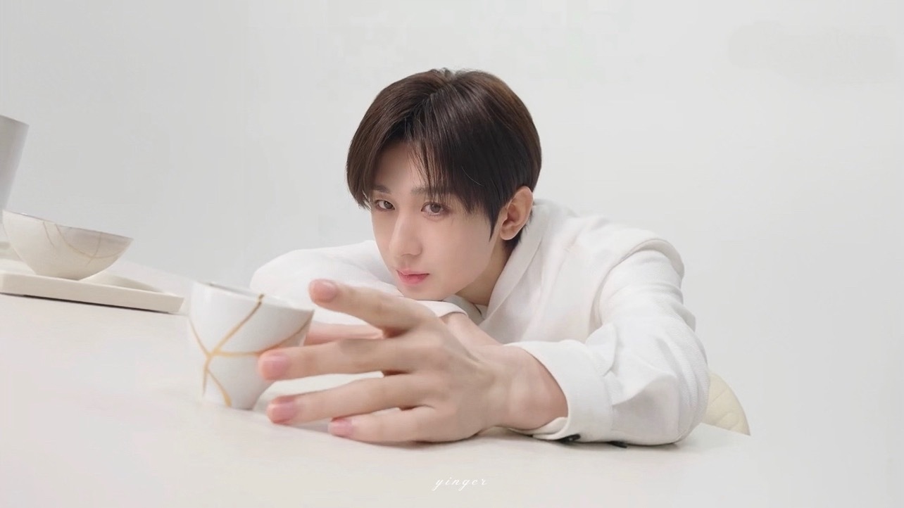 真不愧是首位💛联合利华美护发代言人！成毅的头发太有说服力了！是谁还没拥有多芬！