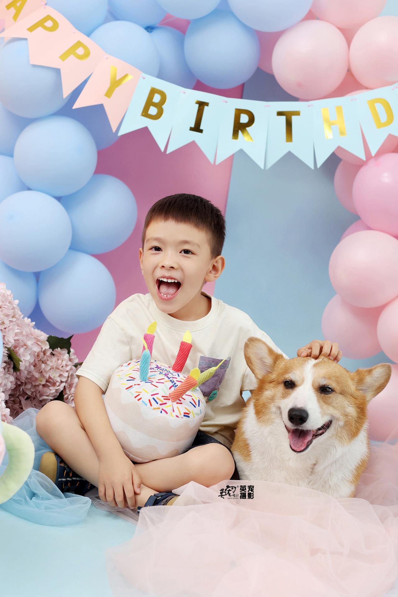和好兄弟一起过生日
才是最开心的事啊！