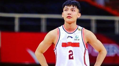 徐杰入川、轰动的仅是篮球圈吗？
小徐杰不参加国家队的长期封闭训练，从美国特训归来